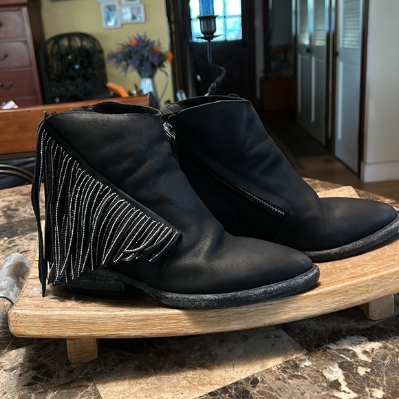 Cinzia Araia fringed ankle boots - Picture 3 of 11